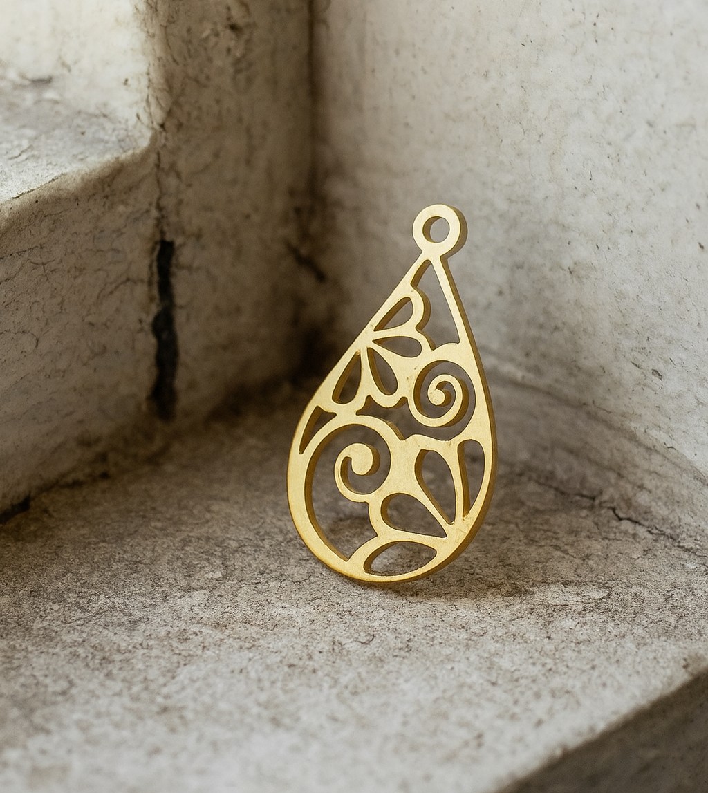 Edelstahl Anhänger mit Blumenmuster goldfarben 22 x 13 x 1 mm