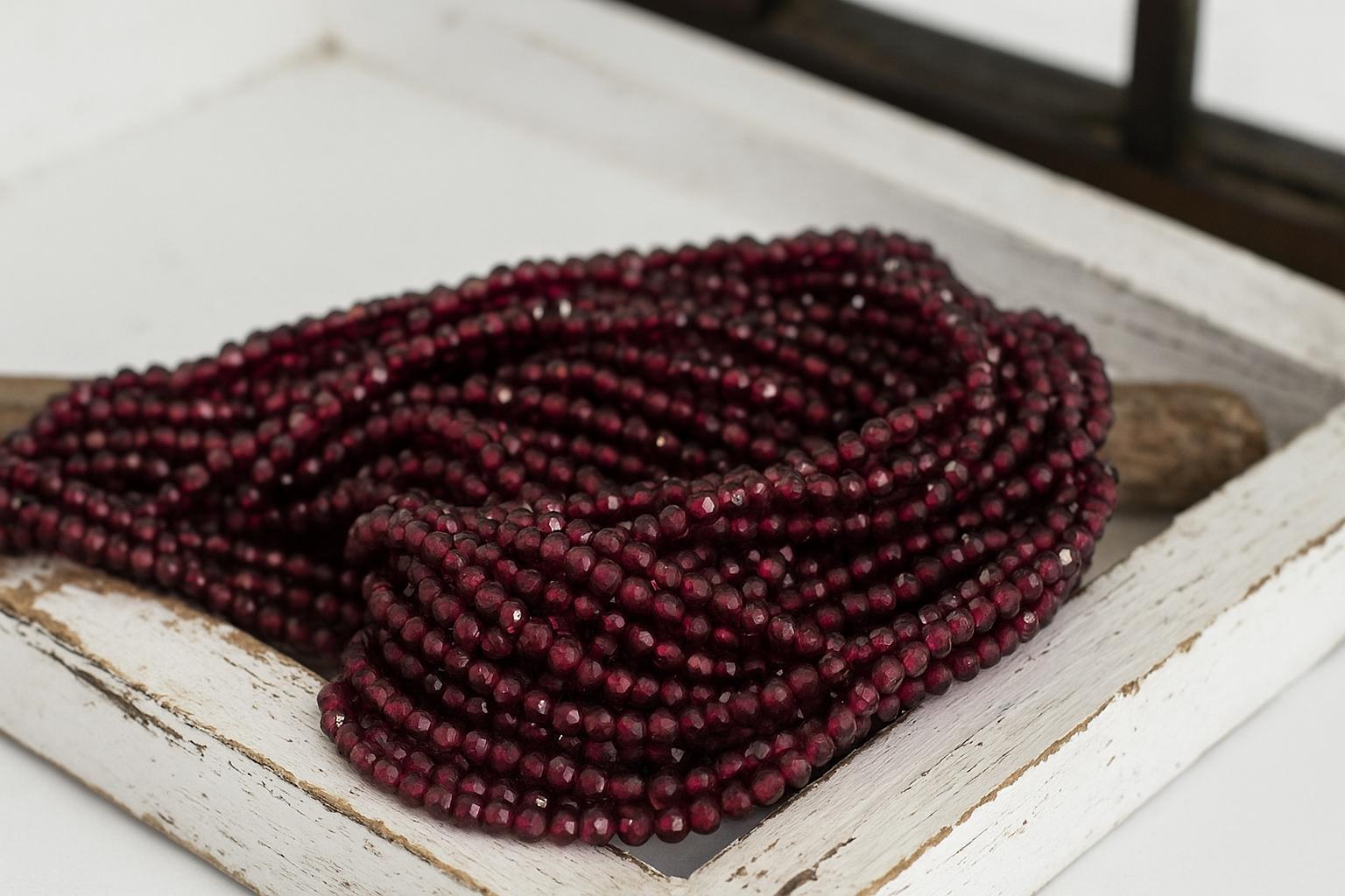 Granat Perlenstrang 2,1 mm facettiert (ca. 170 Perlen / ca. 38 cm Länge)