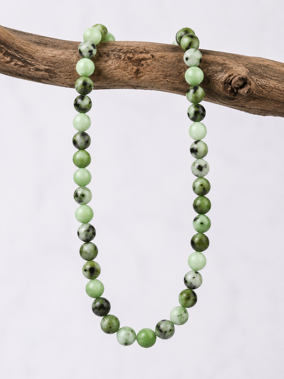 Serpentin Perlenstrang 8 mm (ca. 50 Perlen / ca. 40 cm Länge) - natürliche Edelsteinperlen in frischen Grüntönen