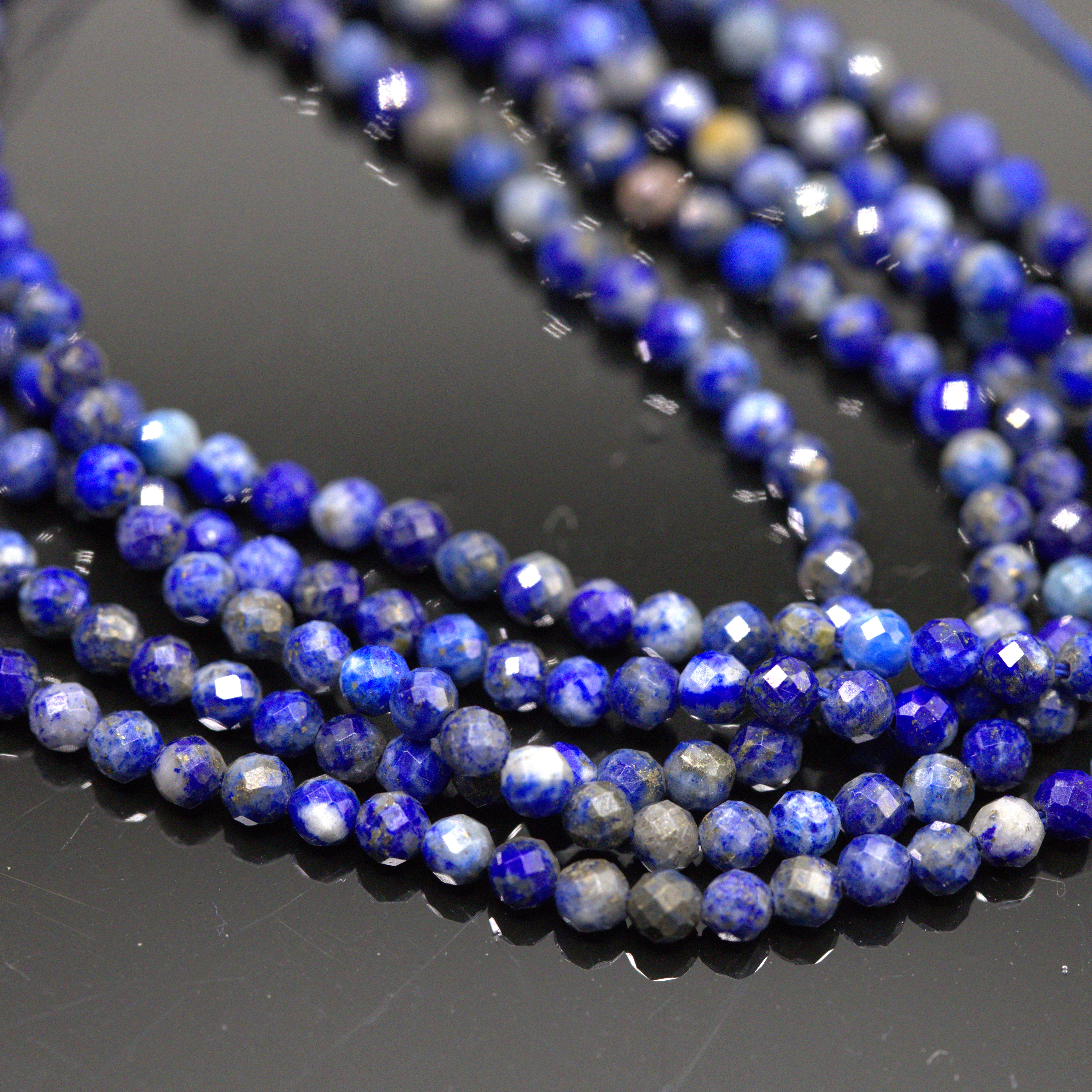 Lapislazuli Perlenstrang 3 mm facettiert (ca. 140 Perlen / ca. 39 cm Länge)