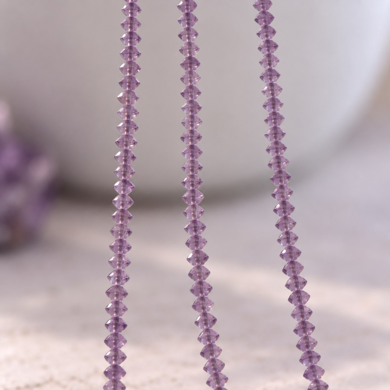Amethyst Perlenstrang unregelmäßige Rondelle 4 x 2 mm (ca. 36 cm Länge)