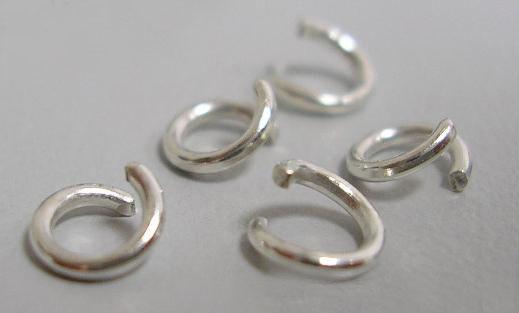 100 stabile Biegeringe aus Eisen silberfarben plattiert 6 x 0,9 mm