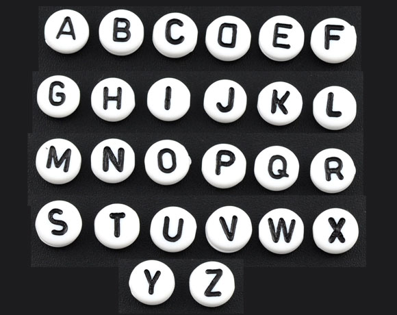 100 runde Buchstaben Perlen aus Acryl gemischt von A - Z