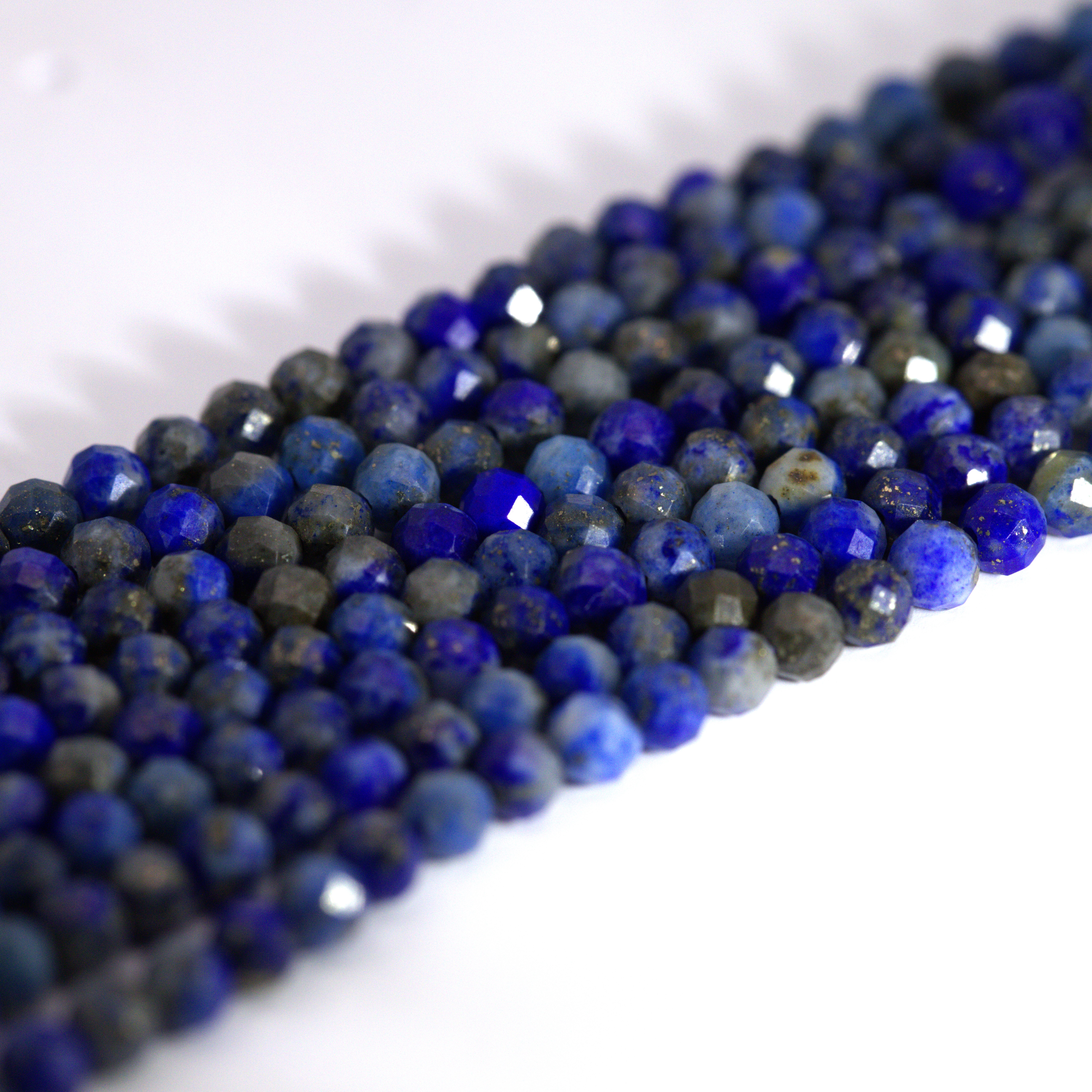 Lapislazuli Perlenstrang 3,1 - 3,2 mm facettierte Perlen (ca. 39 cm Länge)