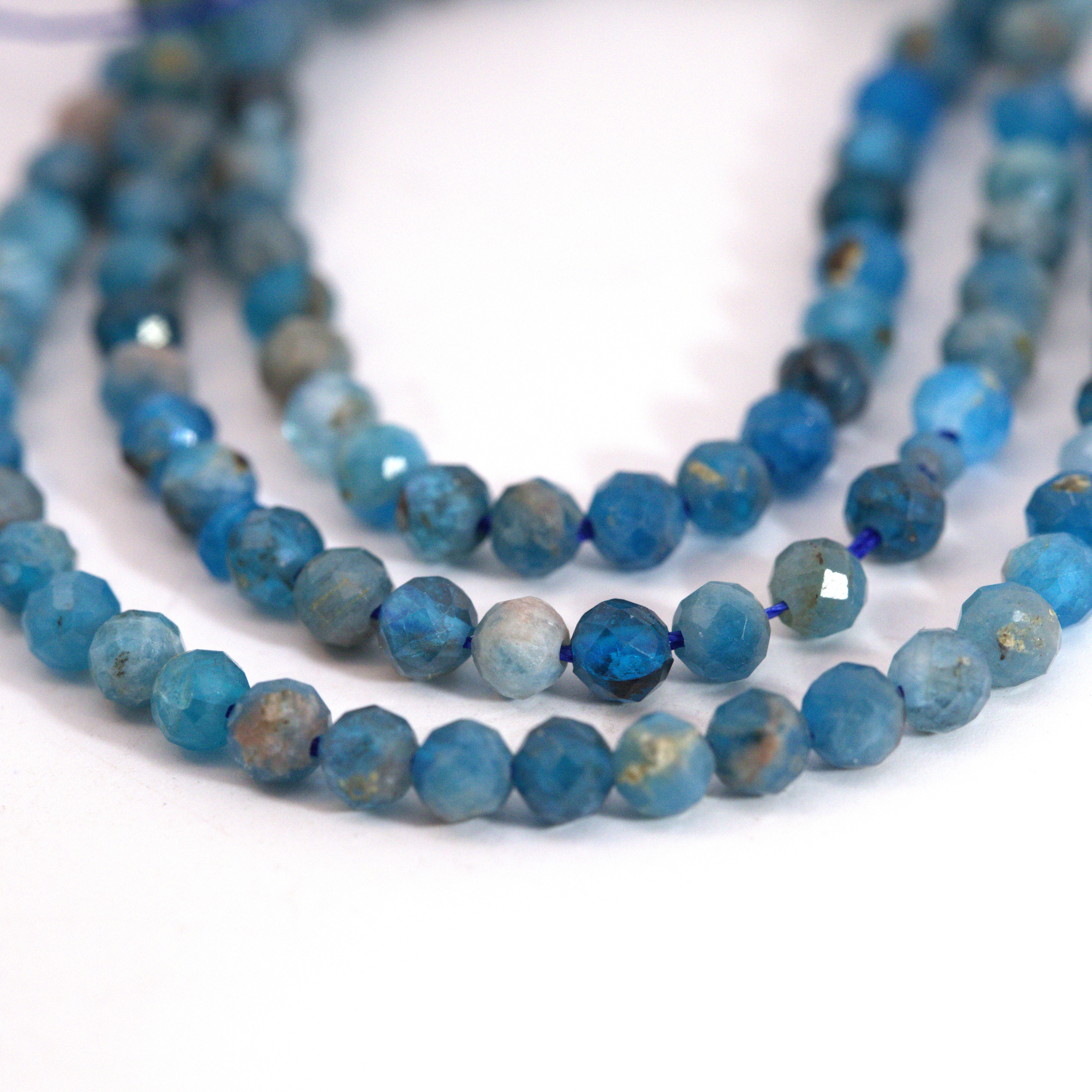 Apatit Perlenstrang 3,3 mm facettiert (ca. 39 cm Länge)