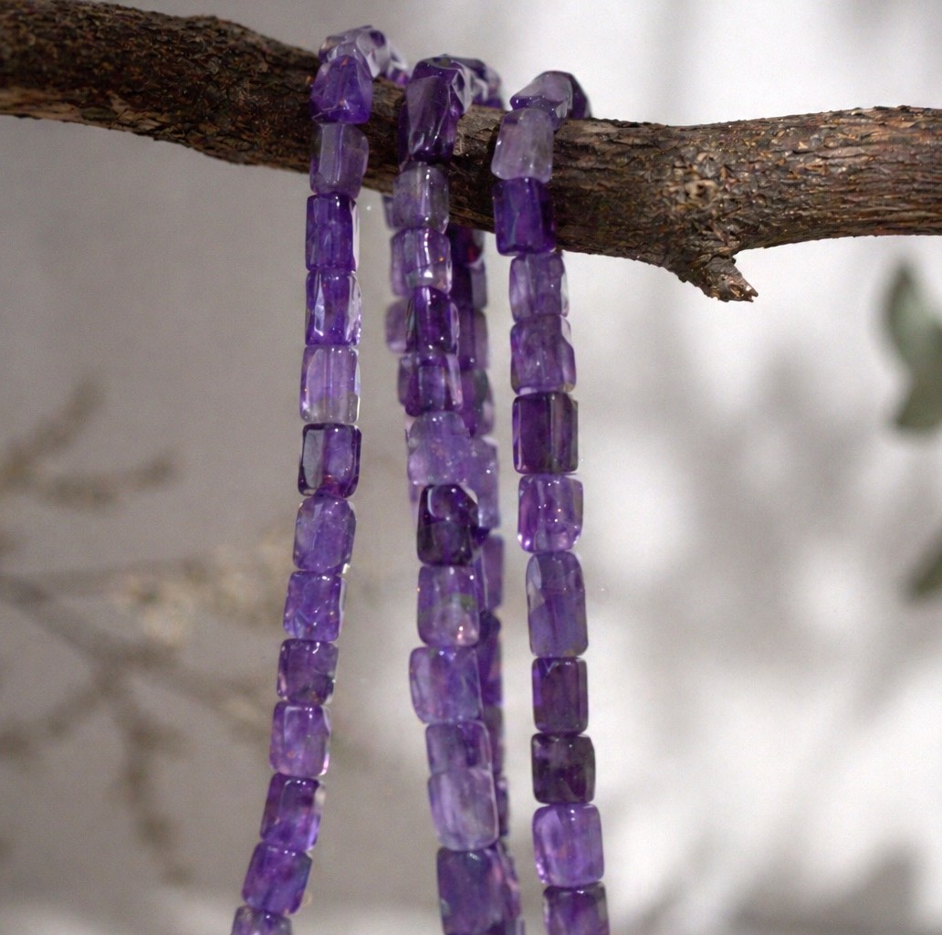 Amethyst Perlenstrang unregelmäßige Rechtecke ca. 7,5 - 8 x 4 - 4,5 mm (ca. 33 cm Länge)