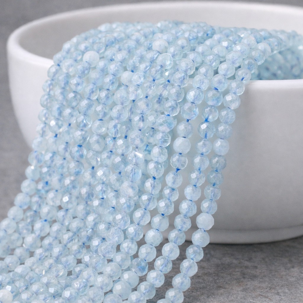 Facettierter Aquamarin Perlenstrang ca. 2,2 mm (ca. 170 Perlen / ca. 39 cm Länge)