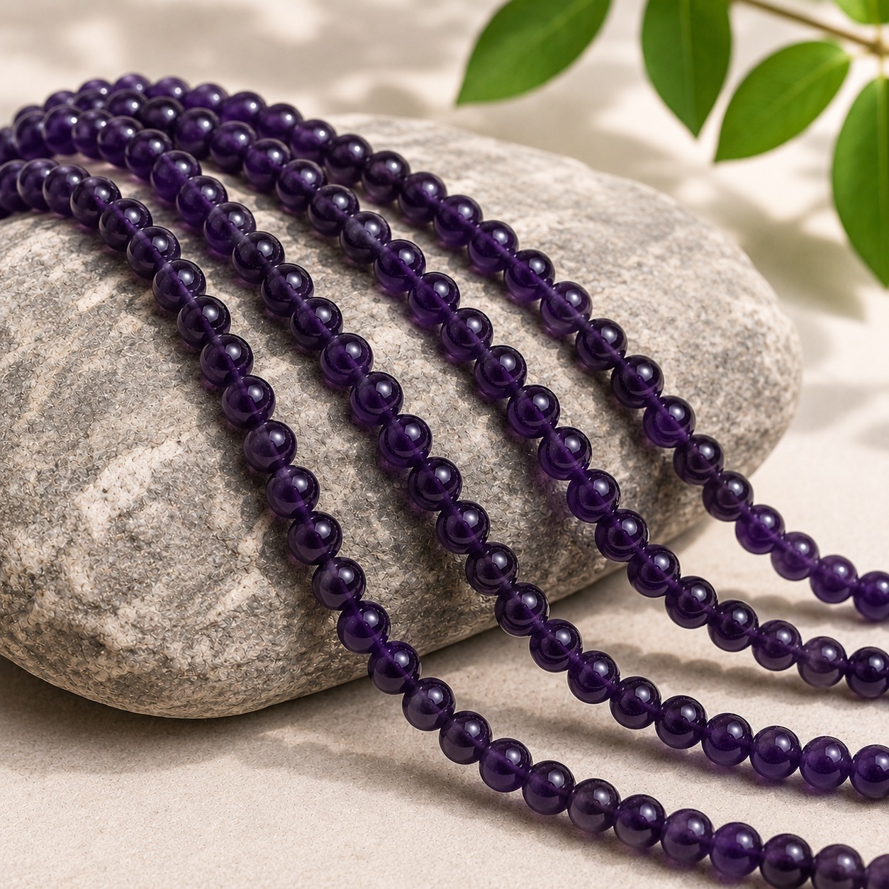 Amethyst Perlenstrang 6,7 - 6,8 mm rund glatt glänzend (ca. 60 Perlen / ca. 39 cm Länge)