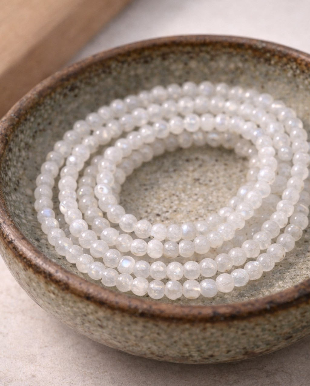 Mondstein Perlenstrang 4 - 4,3 mm Durchmesser (ca. 38 cm Länge)