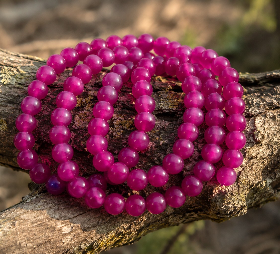 Malaysia Jadeperlenstrang 8 mm violett gefärbt (ca. 47 Perlen / ca. 38 cm Länge)