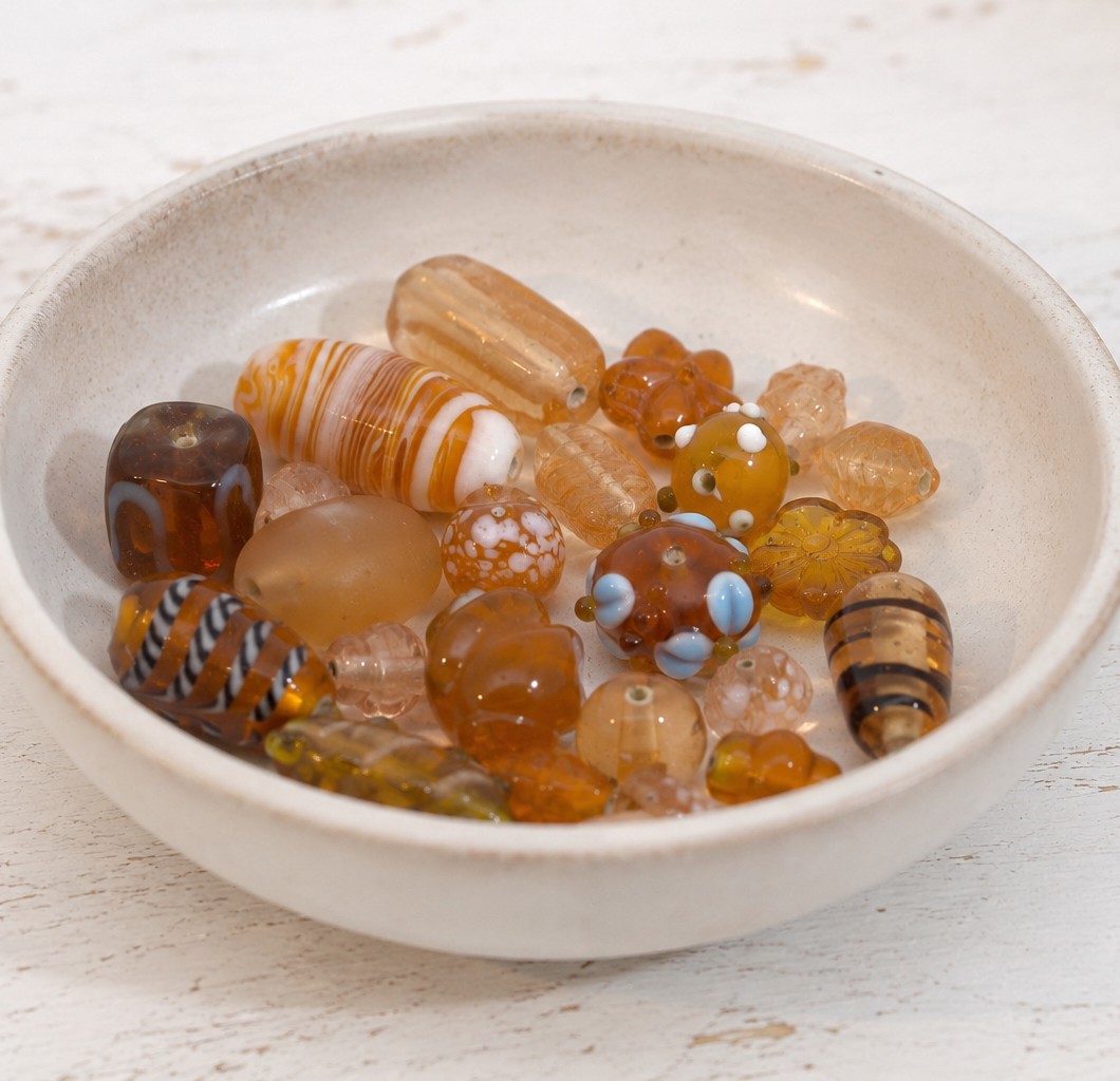 Böhmische Lampwork und Glasperlen 50 Gramm Überraschungsbeutel - bernsteinbraun/honigfarben