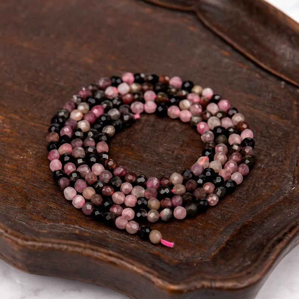 Natürlicher Turmalin Perlenstrang facettiert 2 mm (ca. 175 Perlen / ca. 38 cm Länge)