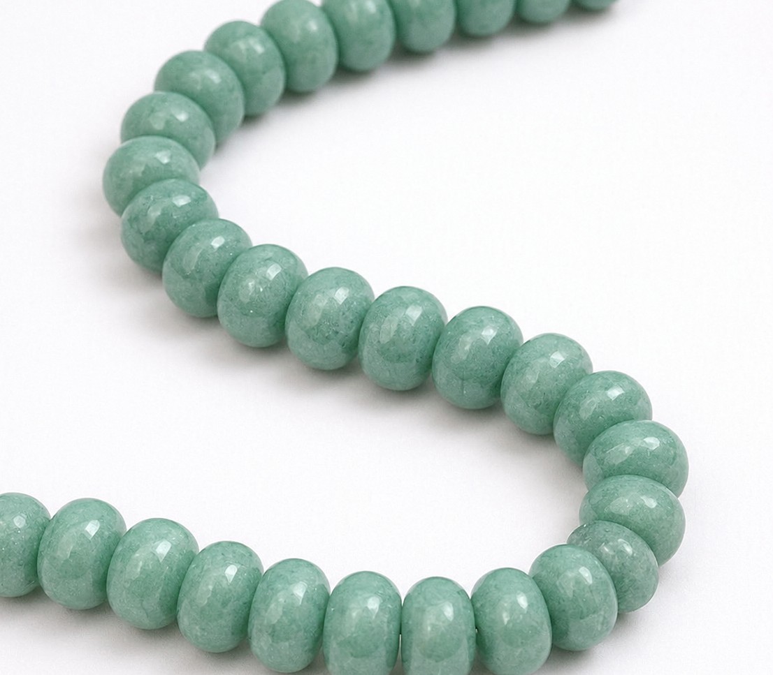 Malaysia Jade Perlenstrang Rondelle 6-6,5 x 3,8-4,5 mm (ca. 92 Perlen / ca. 38 cm Länge)