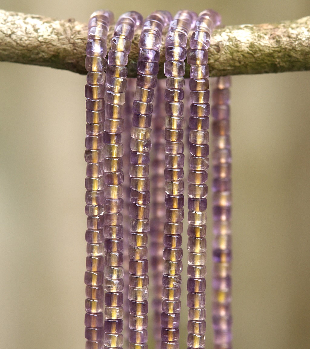 Sehr heller Amethyst Perlenstrang 4-5 x 3-4 mm unregelmäßige Rondelle (ca. 36 cm Länge)
