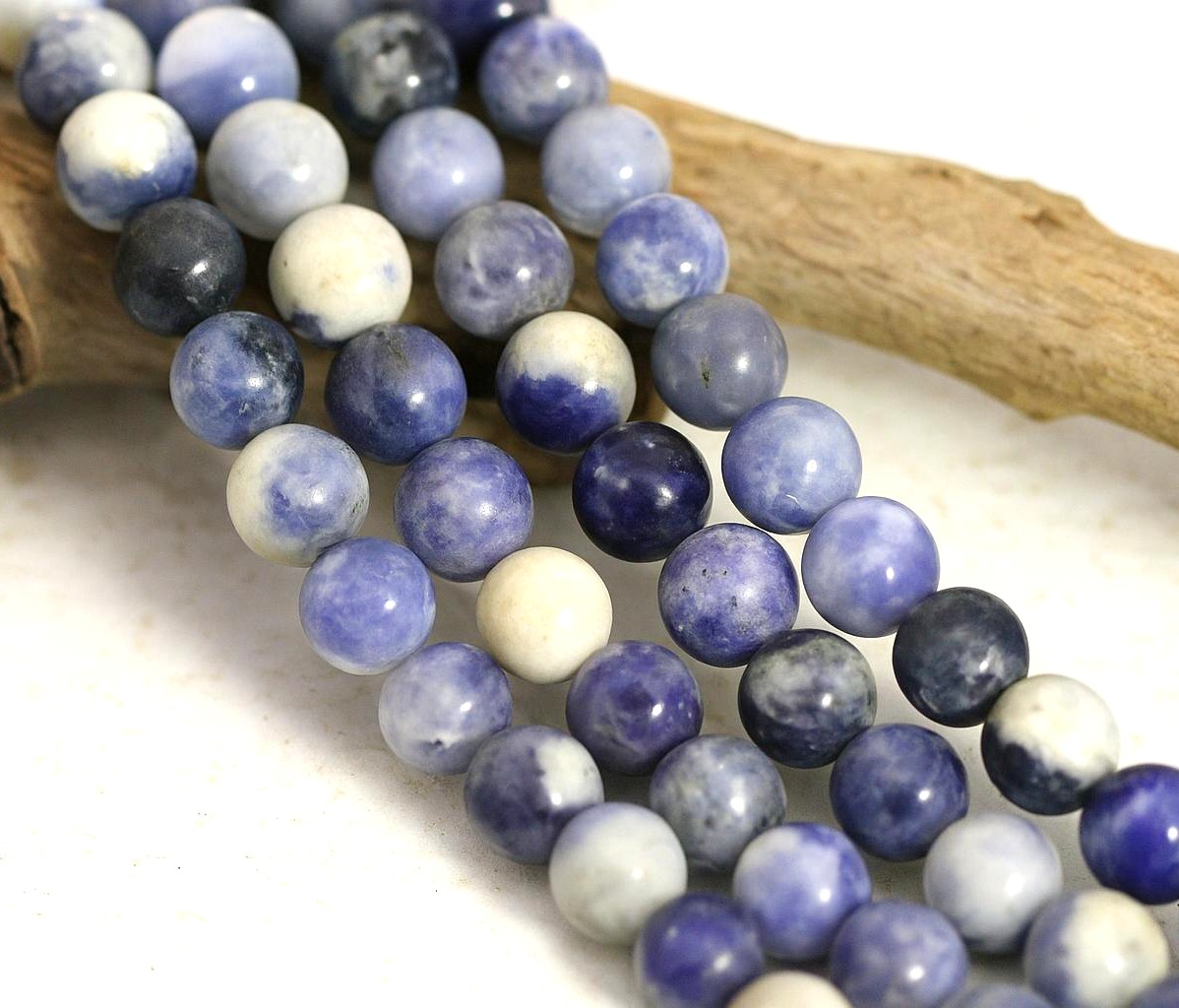 Natürlicher Sodalith Perlenstrang rund glatt 6 - 6,5 mm (ca. 59 Perlen / ca. 39 cm Länge)