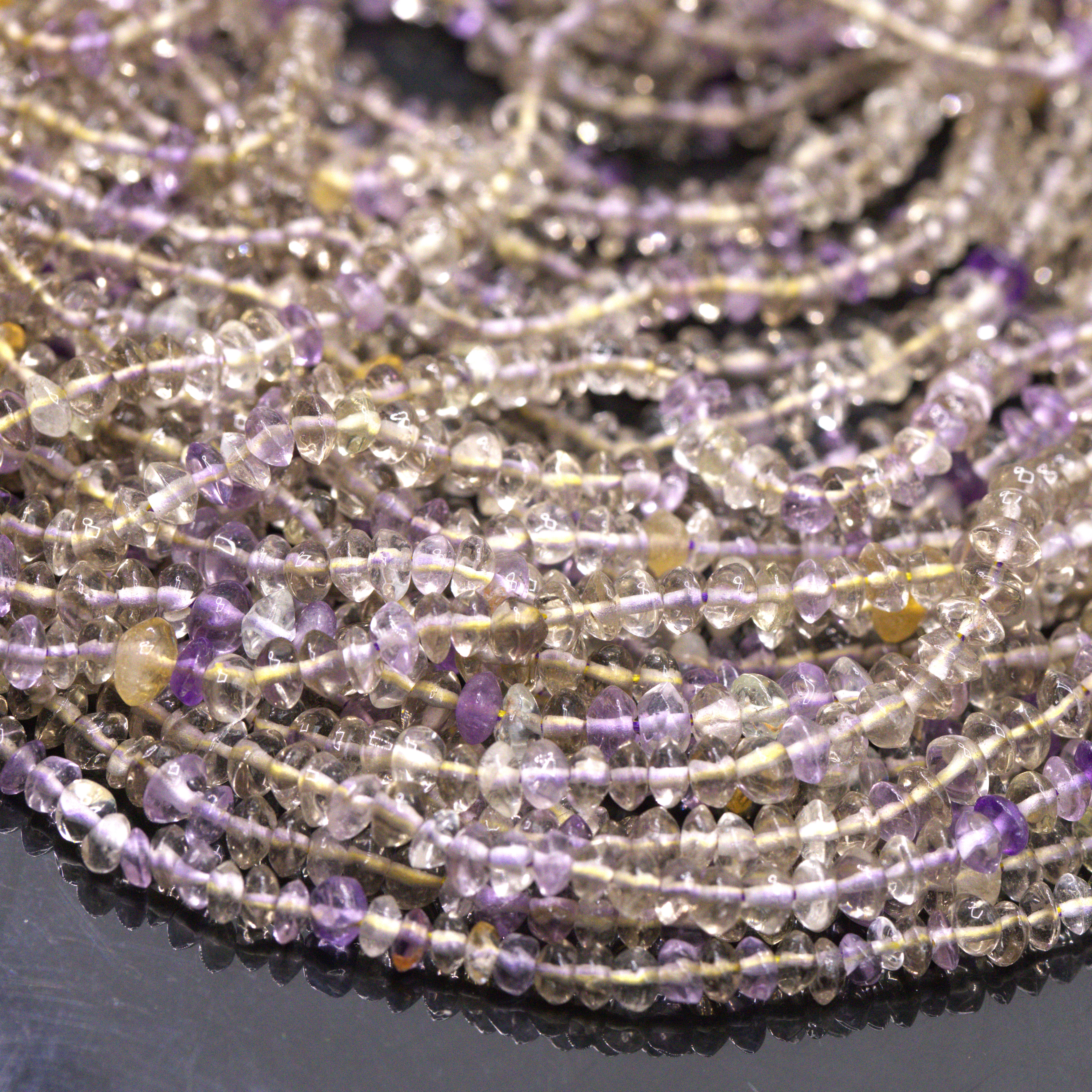 SI1136-6 Gemischter Amethyst Prasiolith Perlenstrang 4-5 x 2 mm unregelmäßige Rondelle (33 cm Länge)