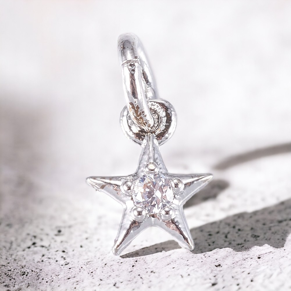 Zierlicher Metallstern Charm Anhänger mit Zirkonia Stein und Biegering 8 x 6 x 2 mm platinfarben