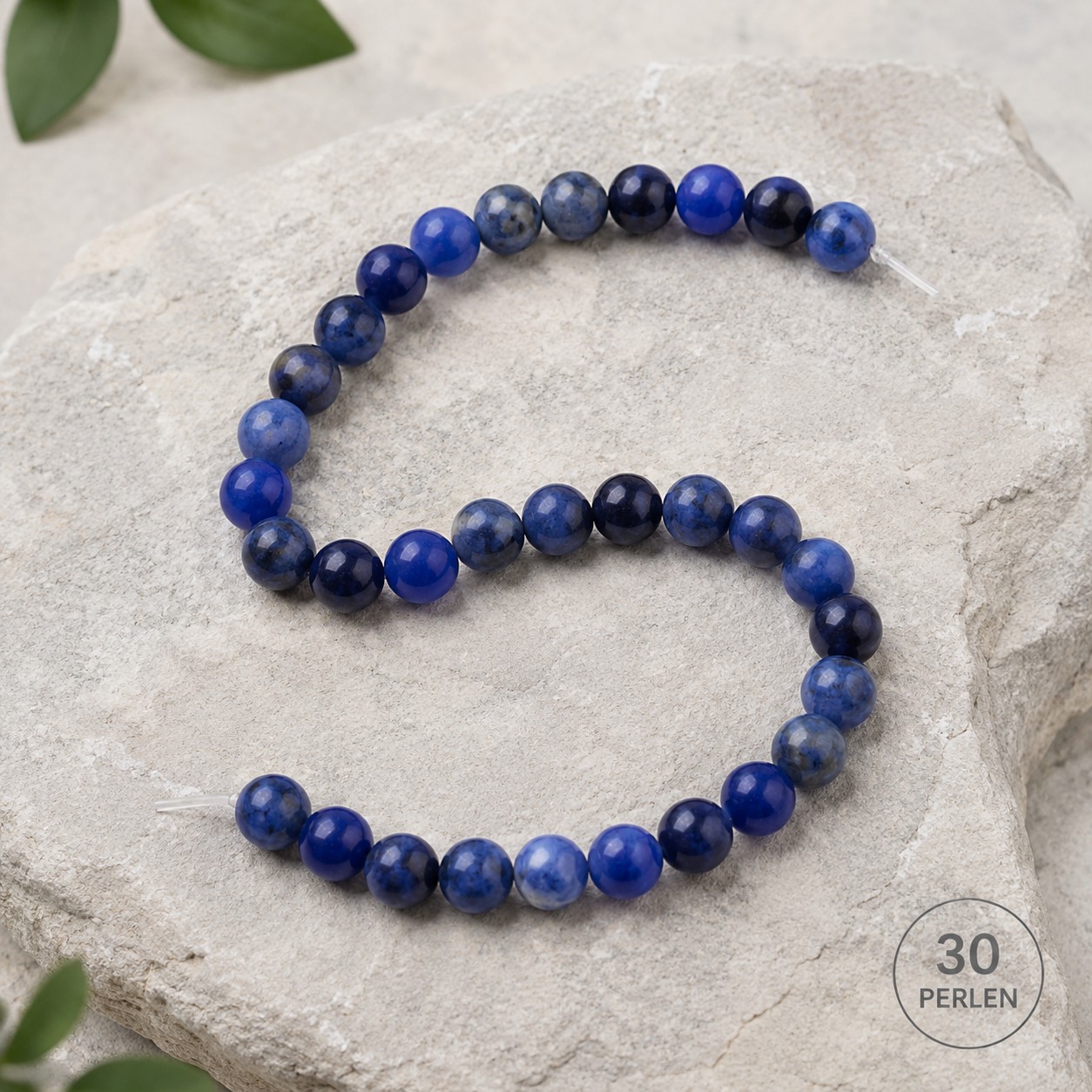 Kurzer Sodalith Perlenstrang mitternachtsblau rund glatt 6,3 - 6,5 mm (ca. 30 Perlen / ca. 19 cm Länge)