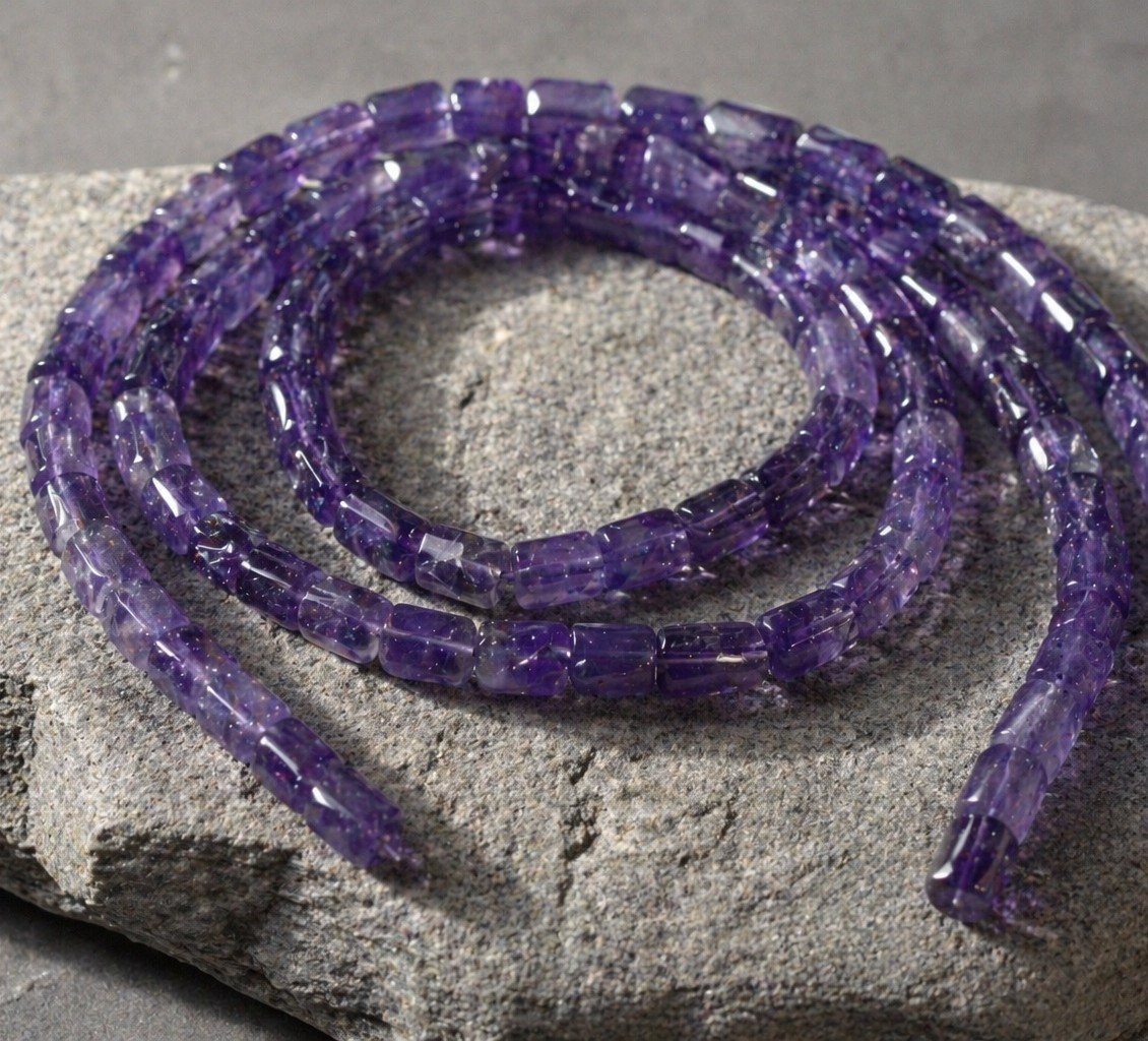Amethyst Perlenstrang unregelmäßige Rechtecke ca. 7,5 - 8 x 4 - 4,5 mm (ca. 33 cm Länge)