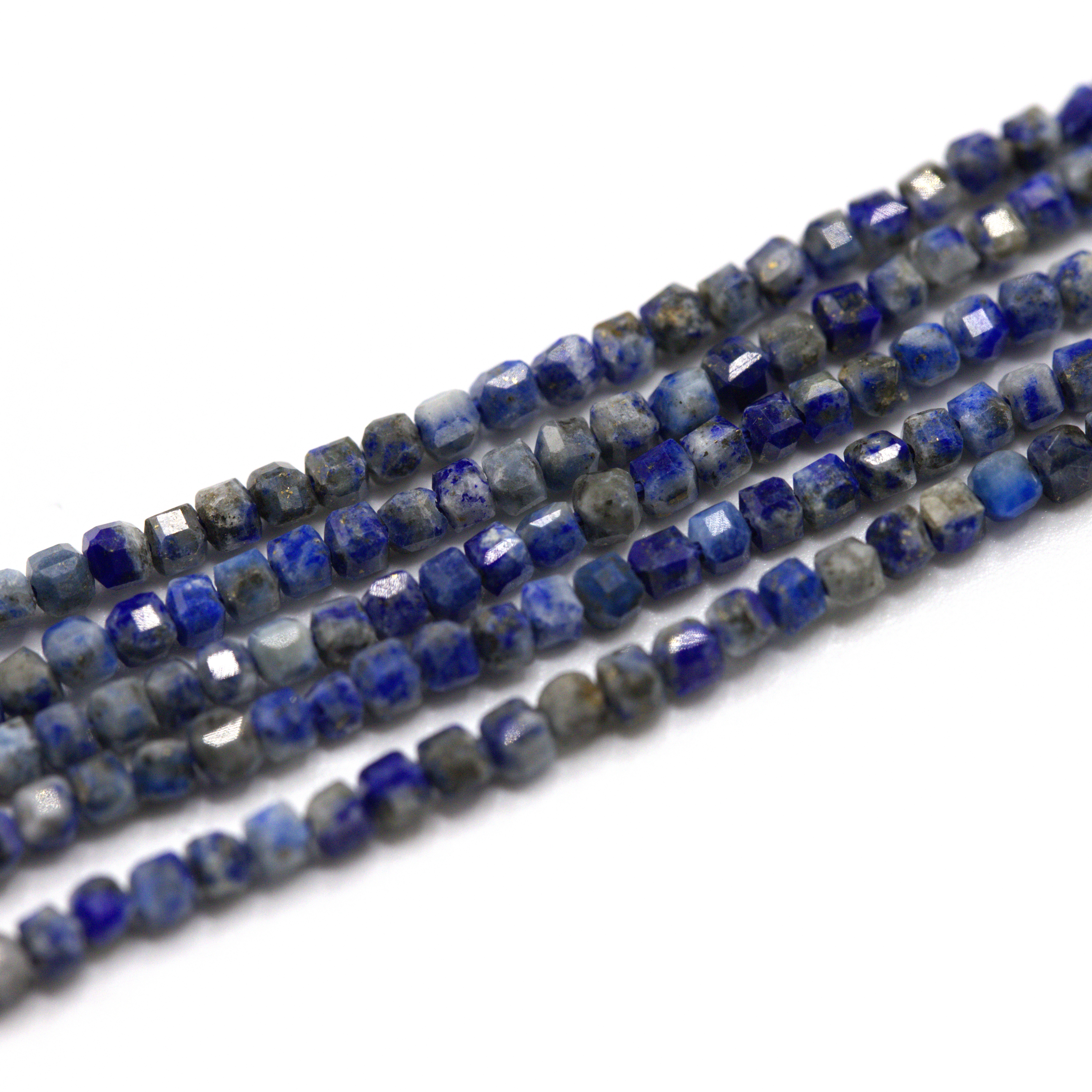Lapislazuli Perlenstrang 2 x 2 x 2 mm unregelmäßige Würfel (ca. 40 cm Länge)