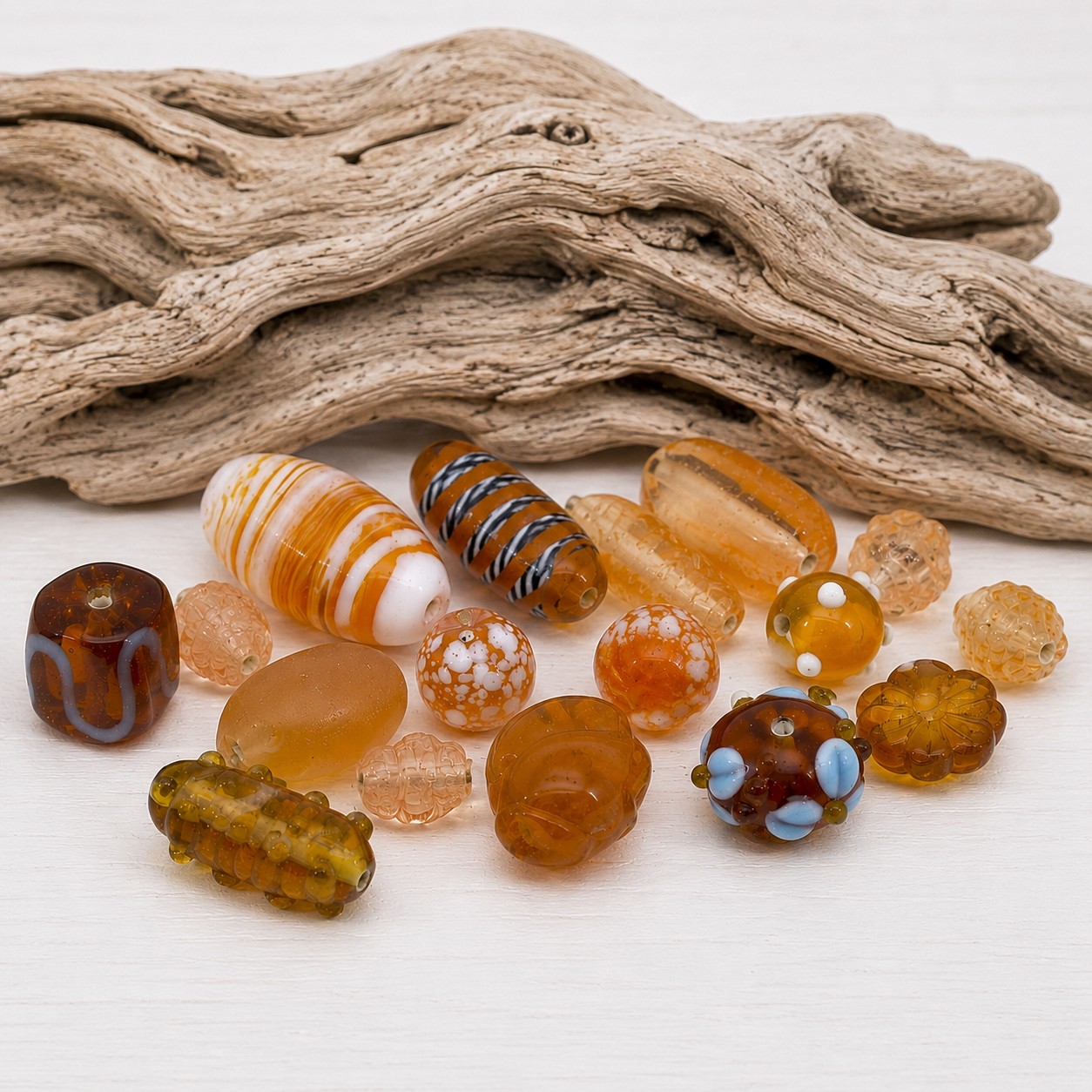 Böhmische Lampwork und Glasperlen 50 Gramm Überraschungsbeutel - bernsteinbraun/honigfarben