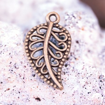 2 Charm Anhänger Blatt kupferfarben 18 x 10,5 x 1,5 mm