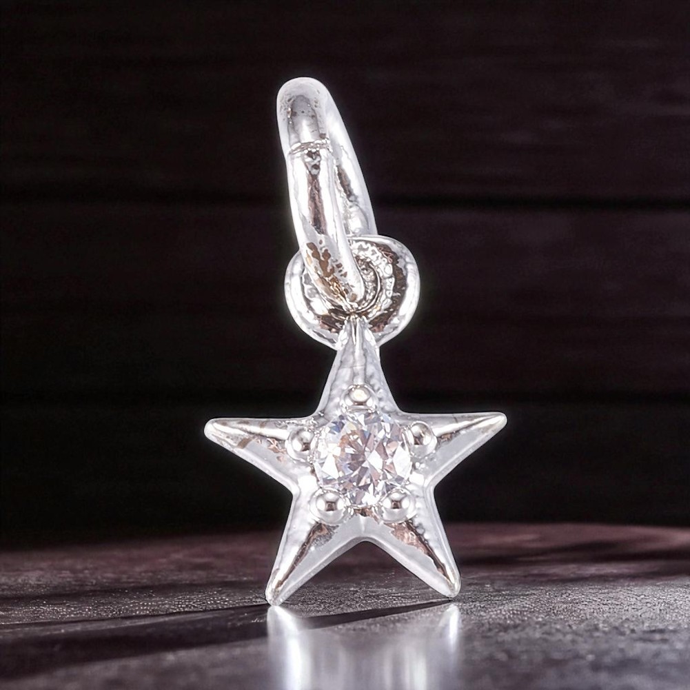 Zierlicher Metallstern Charm Anhänger mit Zirkonia Stein und Biegering 8 x 6 x 2 mm 
