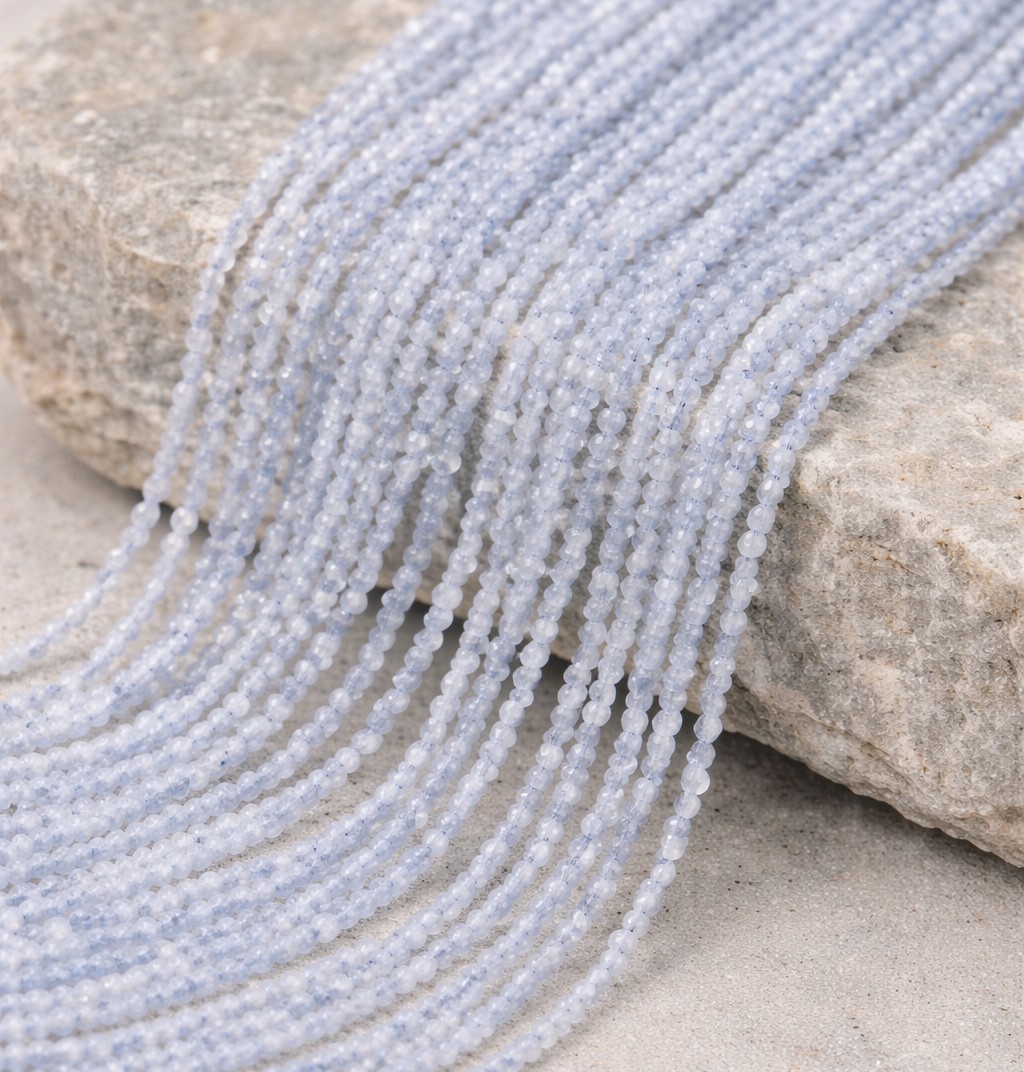 Facettierter Aquamarin Perlenstrang 2,3 mm (ca. 184 Perlen / ca. 39 cm Länge)