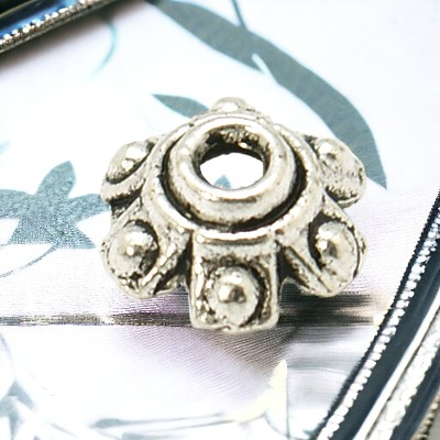 20 Perlkappen Blume antik silberfarben 7 x 3 mm
