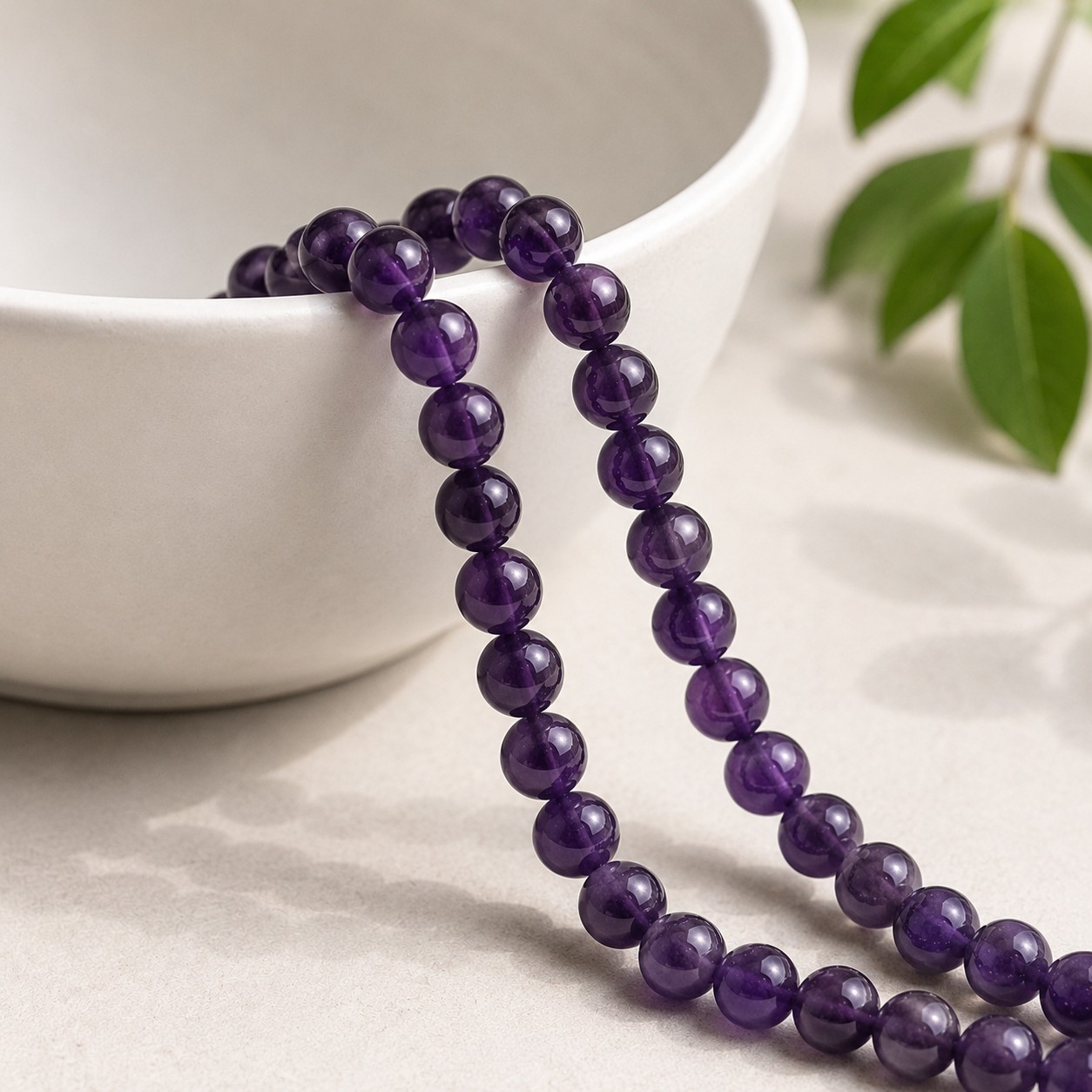 Amethyst Perlenstrang 6,7 - 6,8 mm rund glatt glänzend (ca. 60 Perlen / ca. 39 cm Länge)