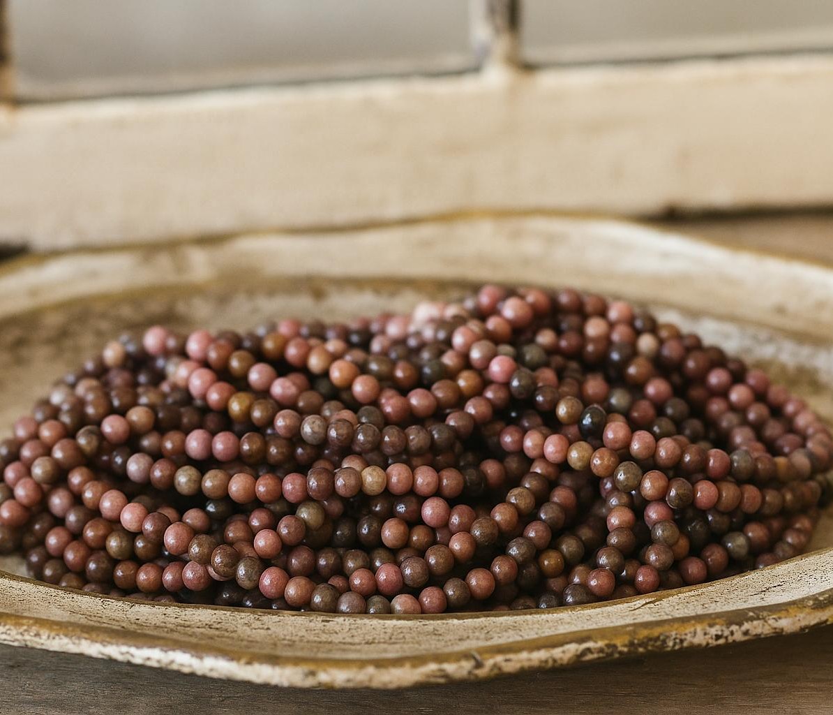 Natürlicher zierlicher Rhodonit Perlenstrang rund glatt 3 mm (ca. 126 Perlen / ca. 40,5 cm Länge)
