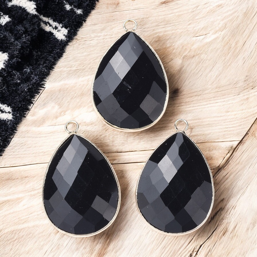 Natürlicher facettierter Obsidian Anhänger mit hell vergoldeter Metalleinfassung 29 x 19 x 7 mm