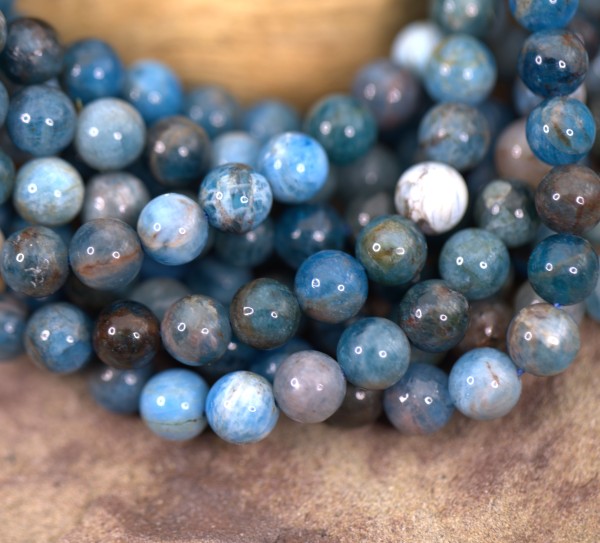 Natürlicher Apatit Perlenstrang 6 mm rund glatt glänzend (ca. 61 Perlen / ca. 39 cm Länge)
