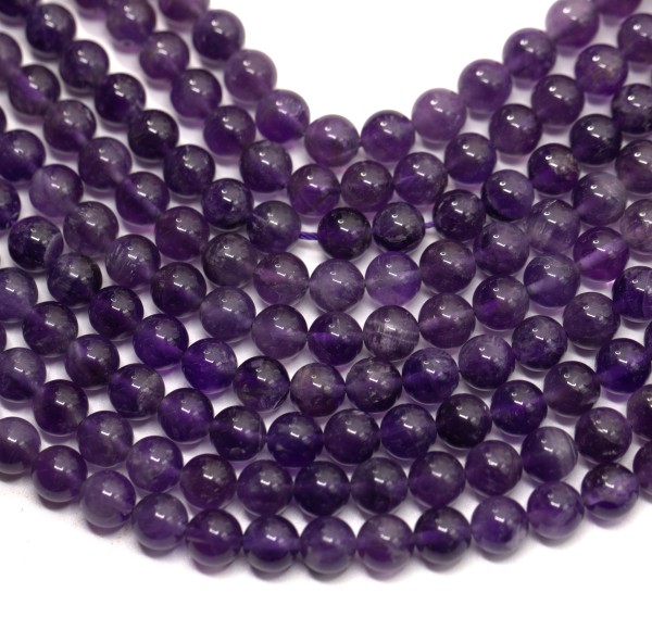 Natürlicher Amethyst Perlenstrang 8 - 8,5 mm rund glatt glänzend (ca. 45 Perlen / ca. 39 cm Länge)-C