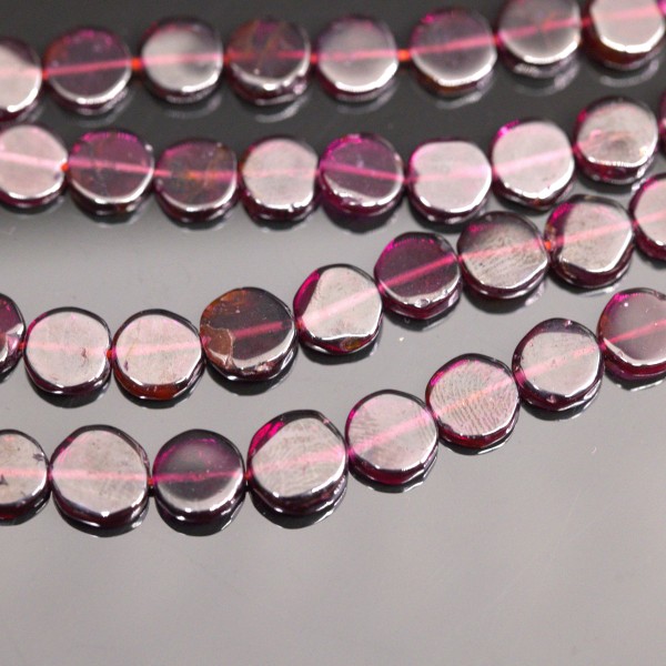 Granatperlenstrang unregelmäßige runde Perlen ca. 6 mm x 2 mm (ca. 36 cm Länge)