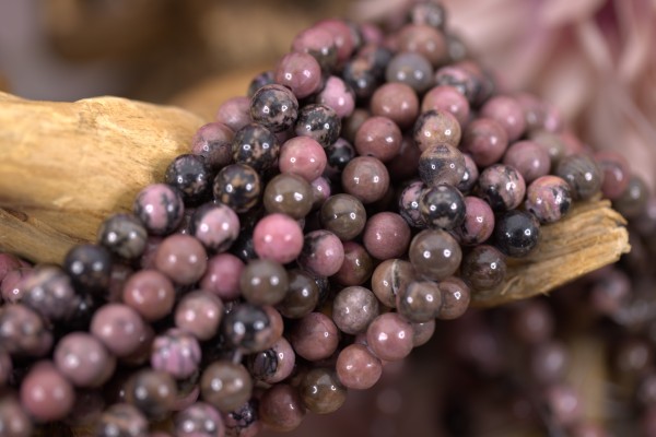 Natürlicher Rhodonit Perlenstrang 8 mm rund glatt glänzend (ca. 45 Perlen / ca. 38,5 cm Länge)