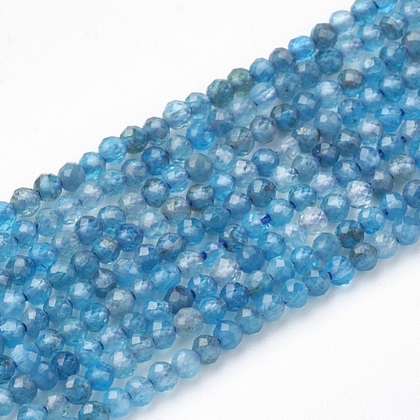 Natürlicher Apatit Perlenstrang facettiert 3 mm (ca. 183 Perlen / ca. 40 cm Länge)