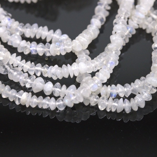 Weißer Mondstein Perlenstrang unregelmäßige Rondelle 3 - 4 x 2 mm (ca. 33 cm Länge)