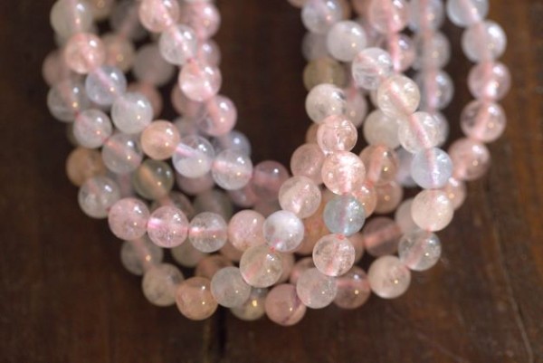 Natürlicher Morganit Perlenstrang 4 mm rund leicht transparent glatt glänzend (ca. 90 Perlen / ca. 3