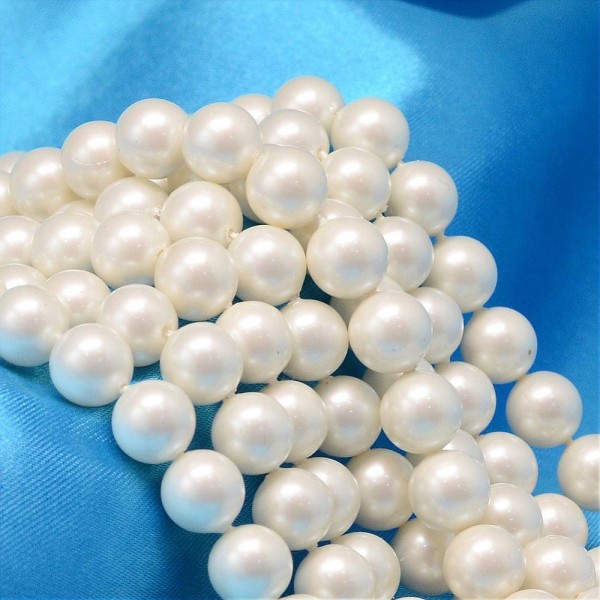 Polierter Muschelkern Perlenstrang weiß 6 mm (ca. 60 Perlen / ca. 40 cm Länge)